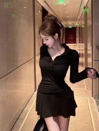 Black pleated polo collar long-sleeved dress for women, summer slim fit design, stylish short skirt, A-line silhouette.