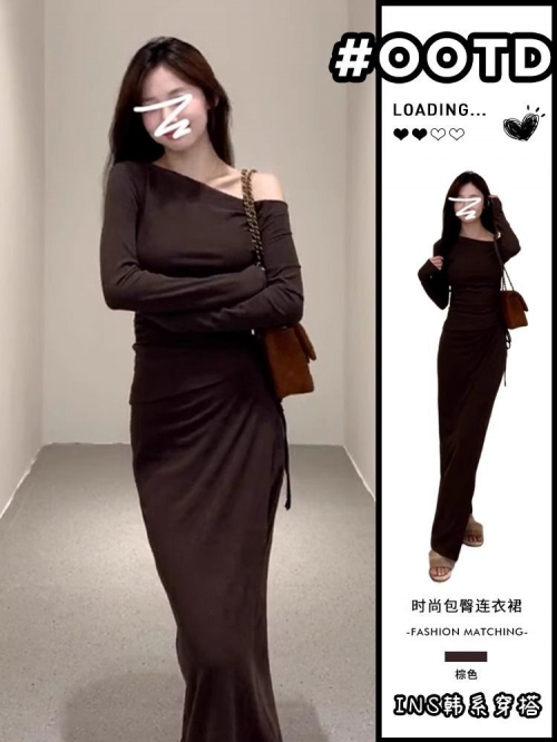 Sexy and stylish two-piece set for women, featuring a slim-fitting off-shoulder top and high-waisted skirt, perfect for petite women. Sexy and stylish two-piece set for women, featuring a slim-fitting off-shoulder top and high-waisted skirt, perfect for petite women.