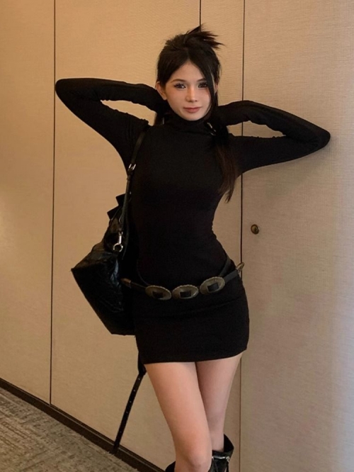 Black bodycon dress for women, new autumn 2024 style, long sleeves, slim fit, high-end look, sexy style.