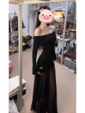 Mature and sophisticated black mesh off-shoulder long-sleeved dress, new spring style, slimming and figure-hugging long skirt.