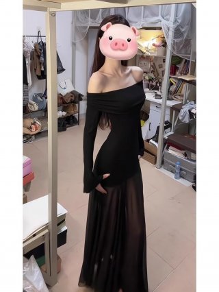 Mature and sophisticated black mesh off-shoulder long-sleeved dress, new spring style, slimming and figure-hugging long skirt. Mature and sophisticated black mesh off-shoulder long-sleeved dress, new spring style, slimming and figure-hugging long skirt.