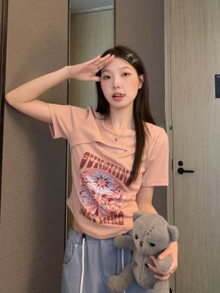 Official photos, actual price, sexy hollow-out shoulder short-sleeved t-shirt, women's unique design, niche print, slimming short style, base layer.