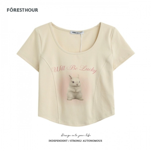 Official photos and actual price: New BM style pure and alluring short-sleeved T-shirt with fishbone and rabbit print U-neck. Official photos and actual price: New BM style pure and alluring short-sleeved T-shirt with fishbone and rabbit print U-neck.