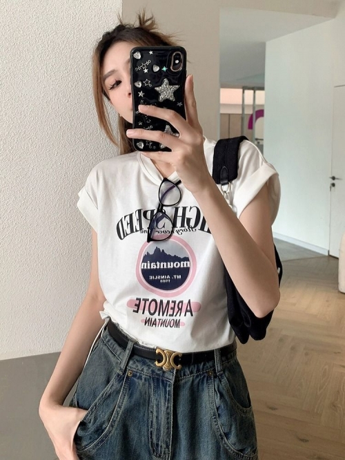 Official photos, actual price, American-style printed, milky-toned, rolled-up, shoulder-length short-sleeved women's summer dopamine-inducing, stylish top.