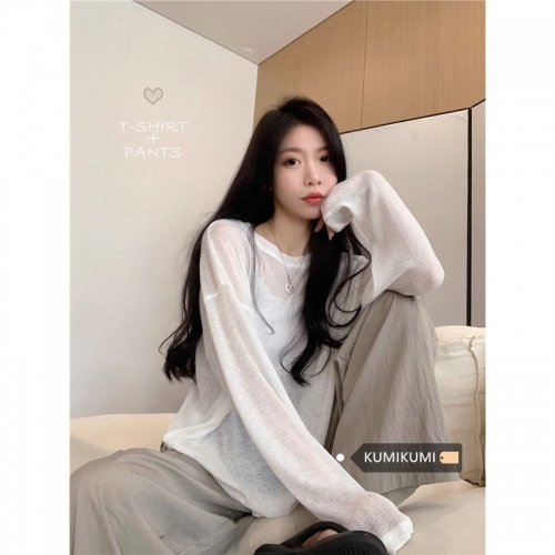 MR [Snowflake Velvet In Stock] Casual Thin Sunscreen Long-Sleeved T-Shirt for Women, Autumn Loose Fit, Slimming, Chic White