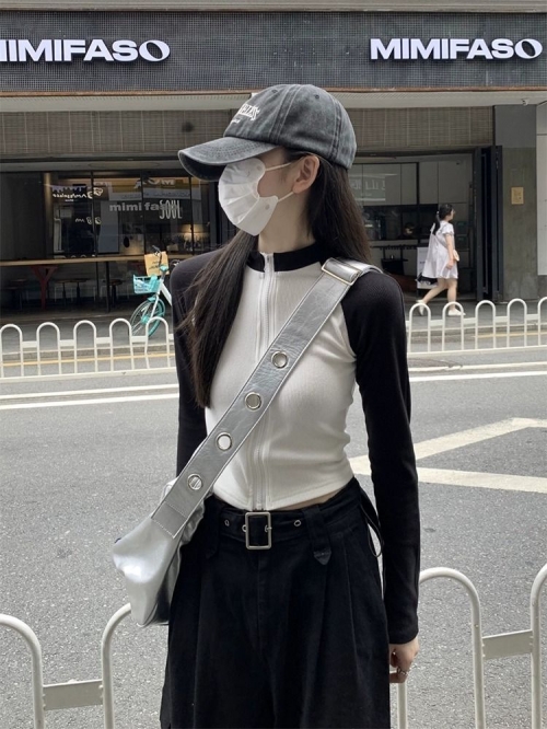 Sweet and cool style stand-up collar color-blocked long-sleeved T-shirt for women, autumn style, elegant, slim fit, short top