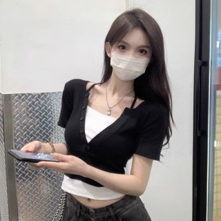 Hot girl halter neck faux two-piece T-shirt, women's short-sleeved summer design, niche style, slim fit, high waist, short length, BM style. Hot girl halter neck faux two-piece T-shirt, women's short-sleeved summer design, niche style, slim fit, high waist, short length, BM style.