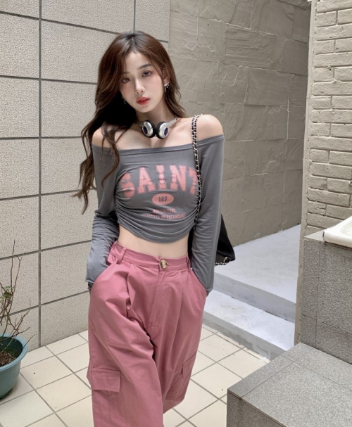 [In Stock] Women's Off-Shoulder Long-Sleeve T-Shirt, American Retro Style, Versatile, Sexy, Sun Protection Cover-Up, Slim Fit Short Top