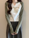 Slimming short color-blocked base layer top for women, unique and stylish design, small U-neck, spring, autumn and winter fitted long-sleeved t-shirt.