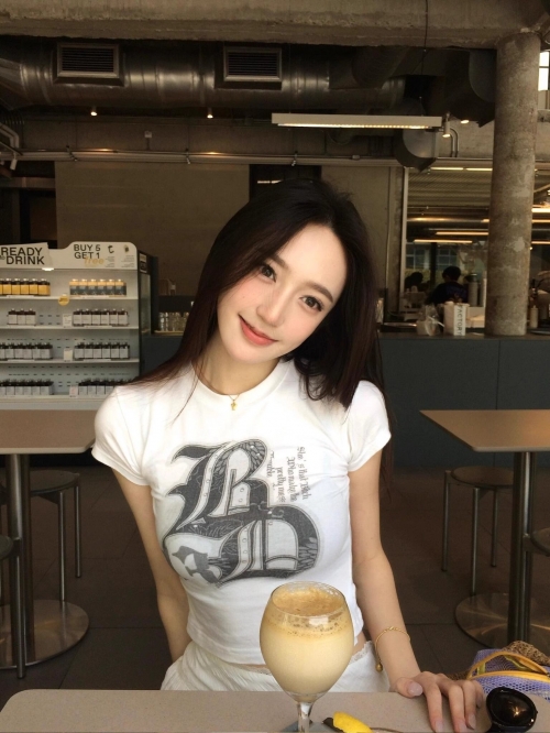 1*1 Pure Cotton High Elasticity New Summer Short-Sleeved Top, Fits Well with High-Waisted Pants, Slimming and Stylish