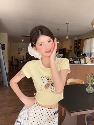 Women's 220g pure cotton 92% cotton 8% spandex printed hollow bow short-sleeved T-shirt Women's 220g pure cotton 92% cotton 8% spandex printed hollow bow short-sleeved T-shirt