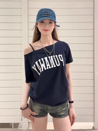 American retro style off-shoulder short-sleeved t-shirt for women, summer design, unique loose fit, sexy top.