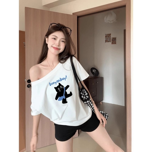 American retro style off-shoulder short-sleeved t-shirt for women, summer design, unique loose fit, sexy top. American retro style off-shoulder short-sleeved t-shirt for women, summer design, unique loose fit, sexy top.