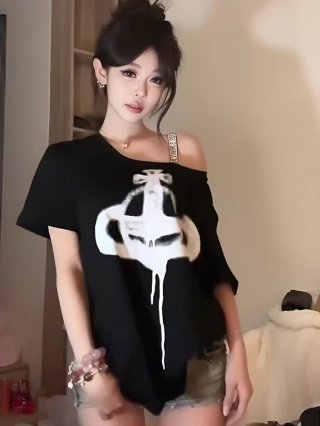 American retro style off-shoulder short-sleeved t-shirt for women, summer design, unique loose fit, sexy top.