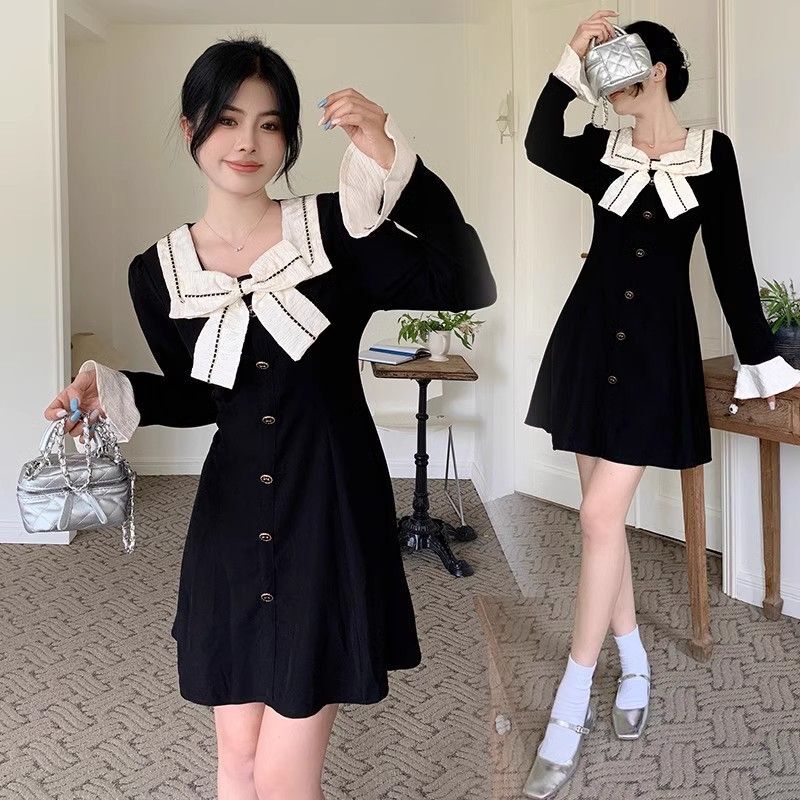 In stock, official images of a high-waisted, square-neck, long-sleeved, Korean-style A-line dress for plus-size women, perfect for autumn and winter.