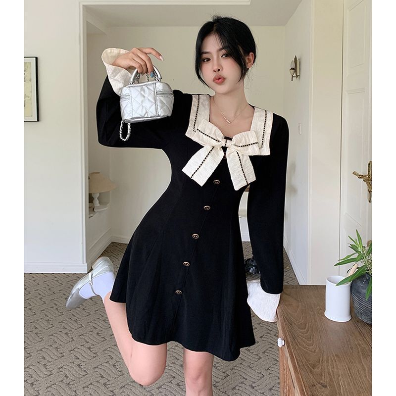 In stock, official images of a high-waisted, square-neck, long-sleeved, Korean-style A-line dress for plus-size women, perfect for autumn and winter.