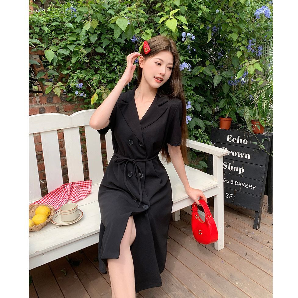 Real photos of Hepburn-style women's dresses, new summer styles, French-inspired, unique design, elegant, slimming and flattering.