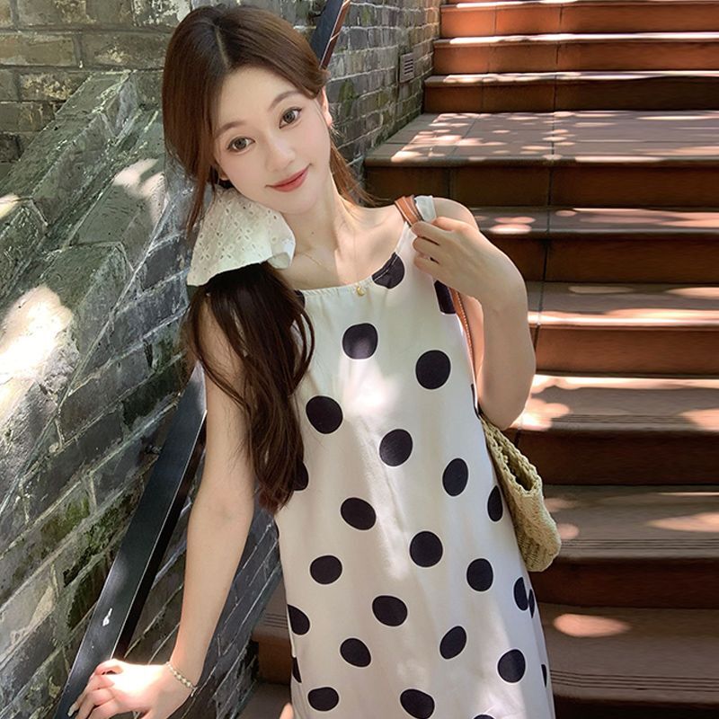 Real shot of a polka dot dress, new summer style, elegant retro sleeveless A-line long dress, loose and slimming vest dress.