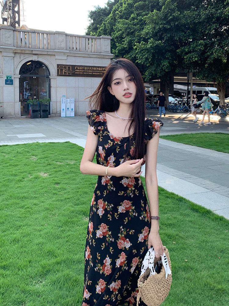 French retro floral print dress for women, new summer 2025 style, flutter sleeve design, slimming A-line silhouette.