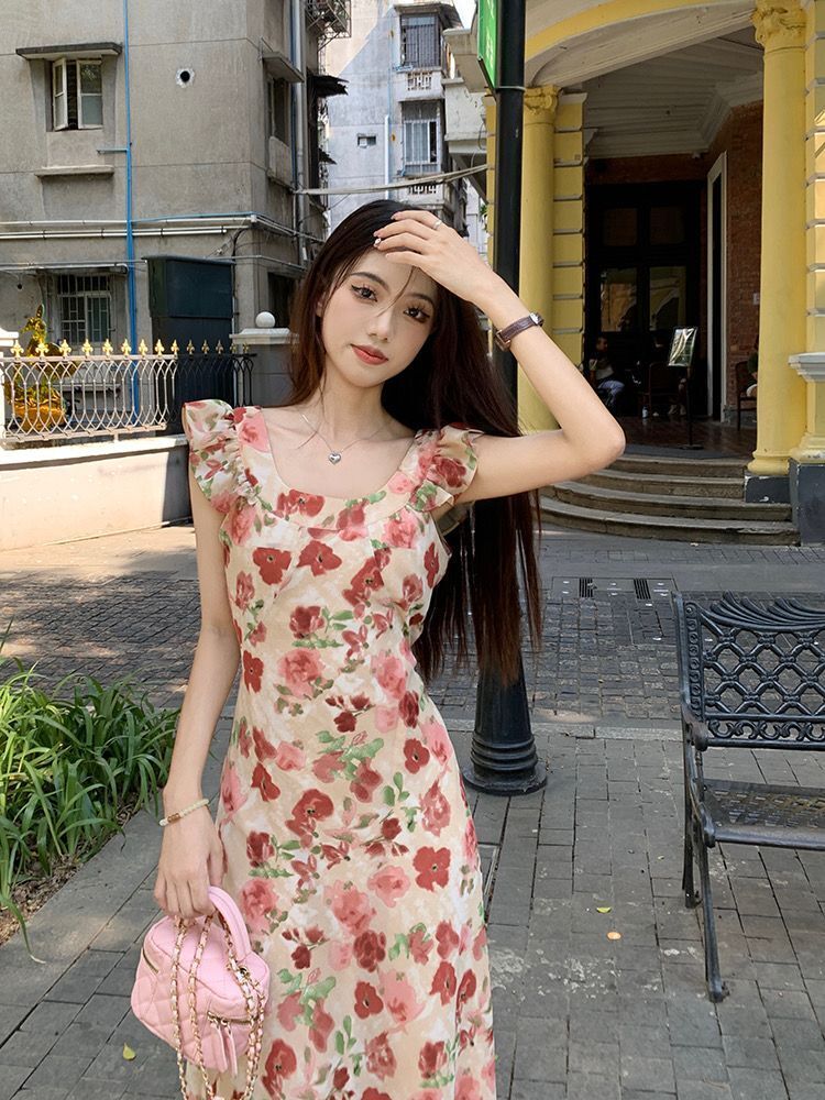 French retro floral print dress for women, new summer 2025 style, flutter sleeve design, slimming A-line silhouette.
