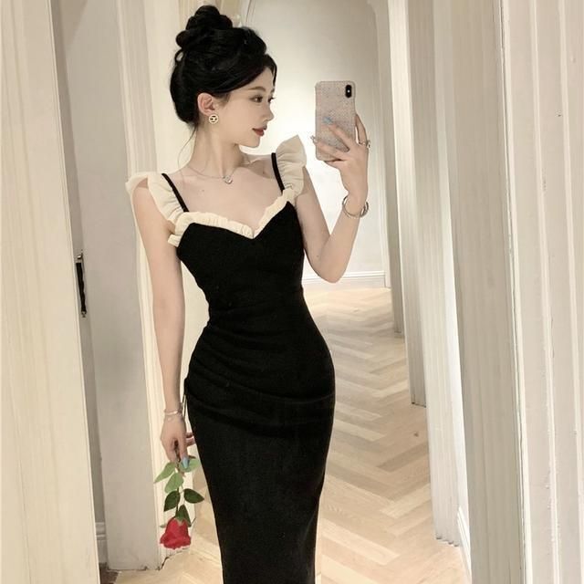 French little black dress, new style, fashionable and alluring, with ruffled trim, sexy bodycon dress with slits, perfect for birthday parties.