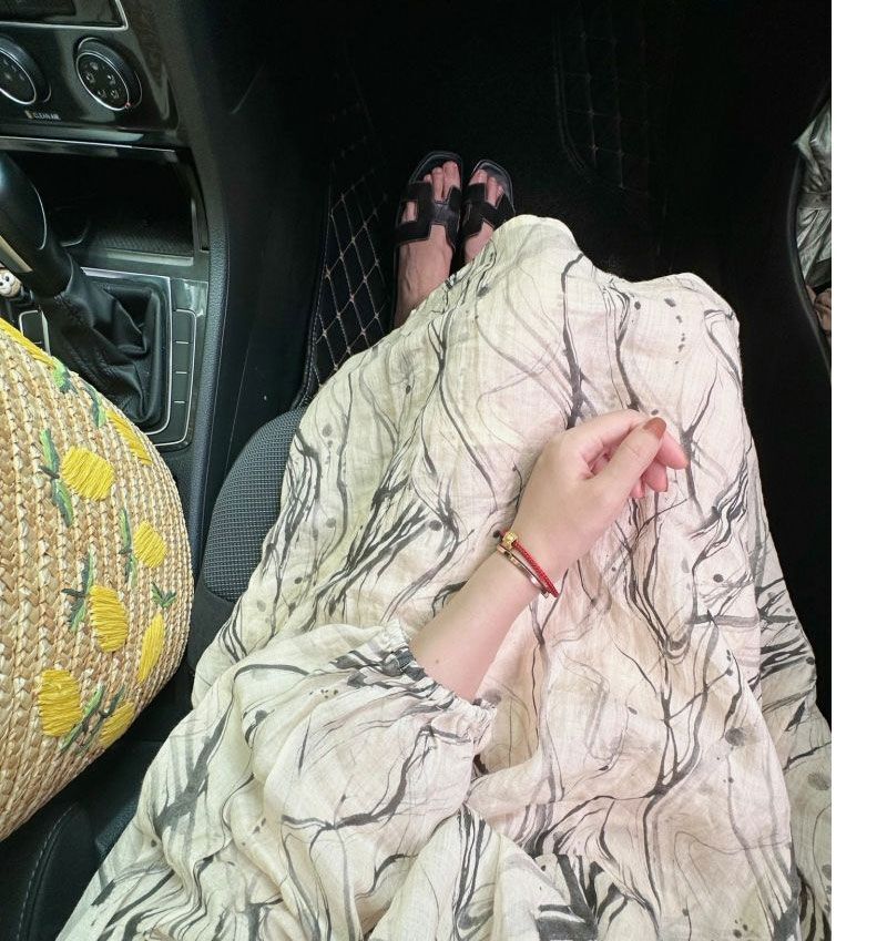 French abstract print off-shoulder halter neck dress, new summer style, high-end chiffon loose and fashionable A-line short skirt.