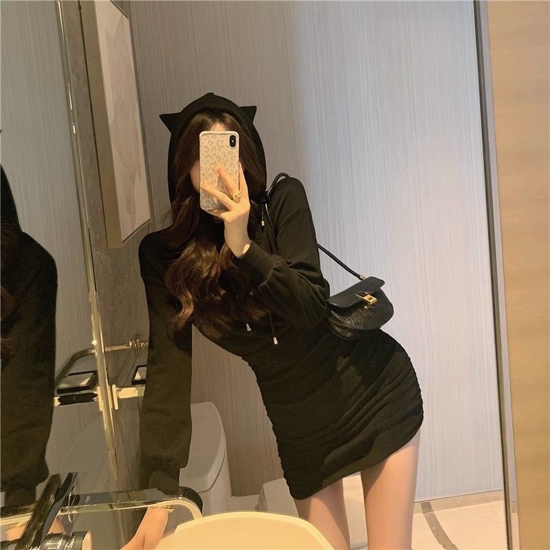 Purple sexy hooded dress, slim-fitting bodycon skirt, pleated long-sleeved dress for women, perfect for autumn.