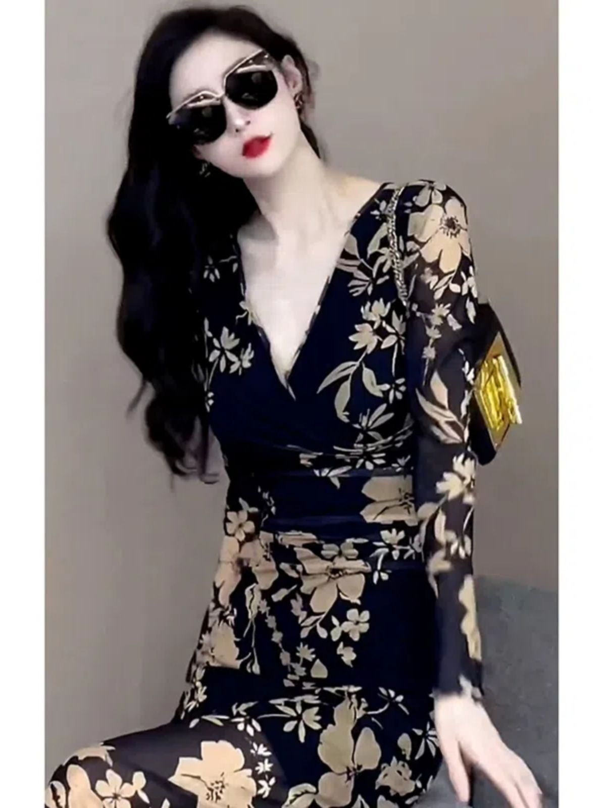 Luxury slimming autumn dress for women, long sleeves, youthful and trendy, new style, flattering and gentle, niche bodycon dress.