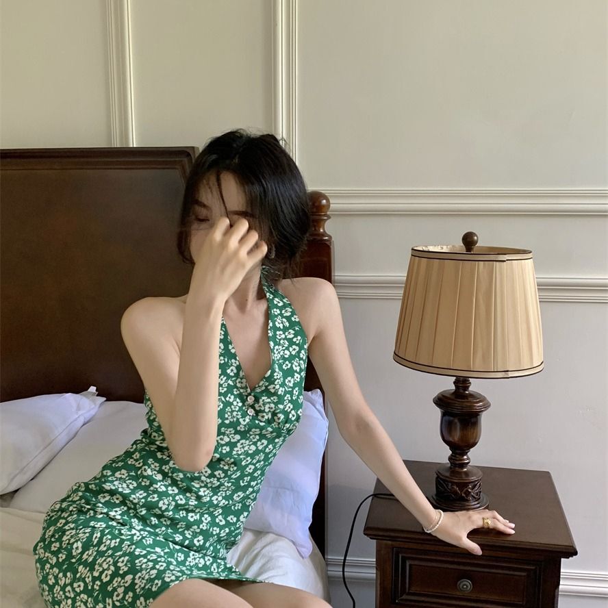 New summer Hong Kong style retro women's V-neck halter neck floral A-line short skirt bodycon slimming suspender dress