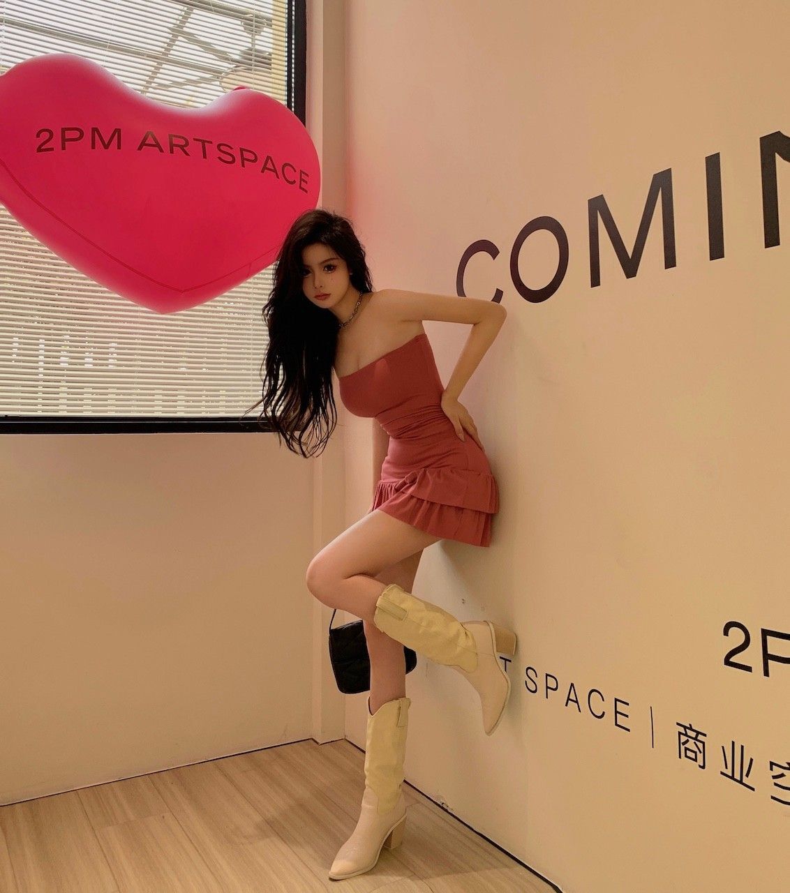 Unique and sexy strapless dress for women, summer 2025 new style, slimming and flattering, with a chic, cake-like design.