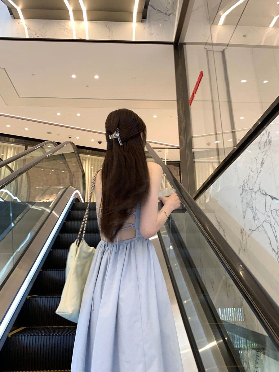 French-style blue sundress for women, summer style, high-quality feel, pear-shaped figure, beach vacation maxi dress