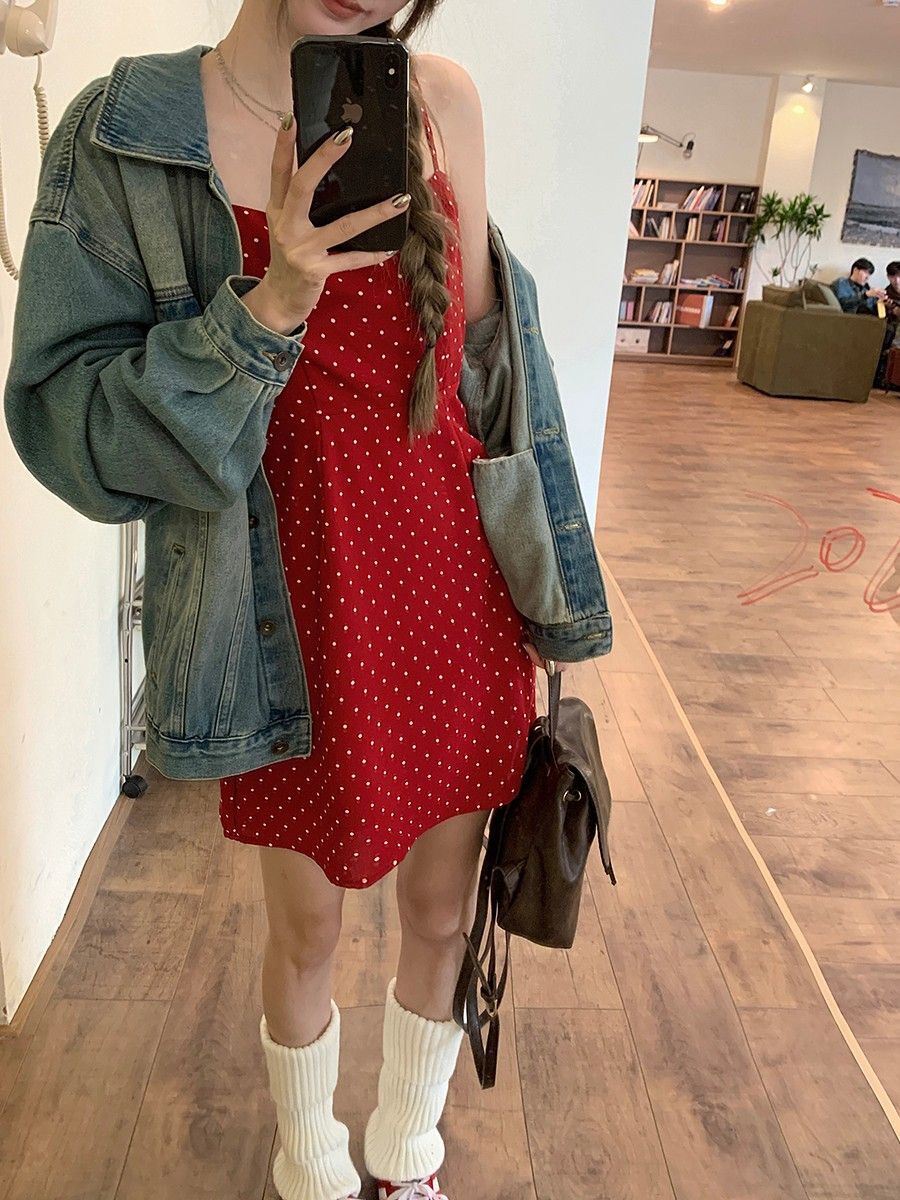 Hong Kong style retro chic polka dot red suspender dress for women, summer slim fit, vacation style A-line short dress