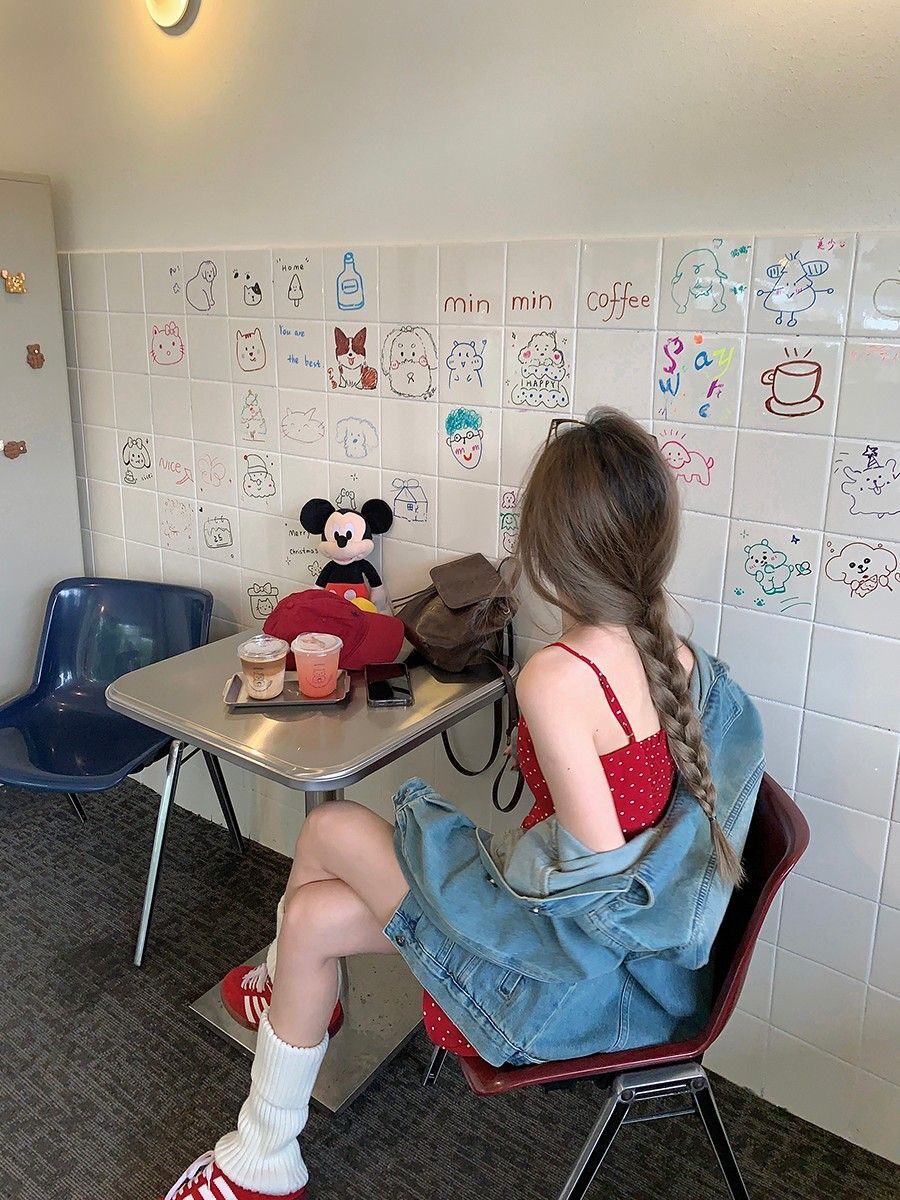 Hong Kong style retro chic polka dot red suspender dress for women, summer slim fit, vacation style A-line short dress