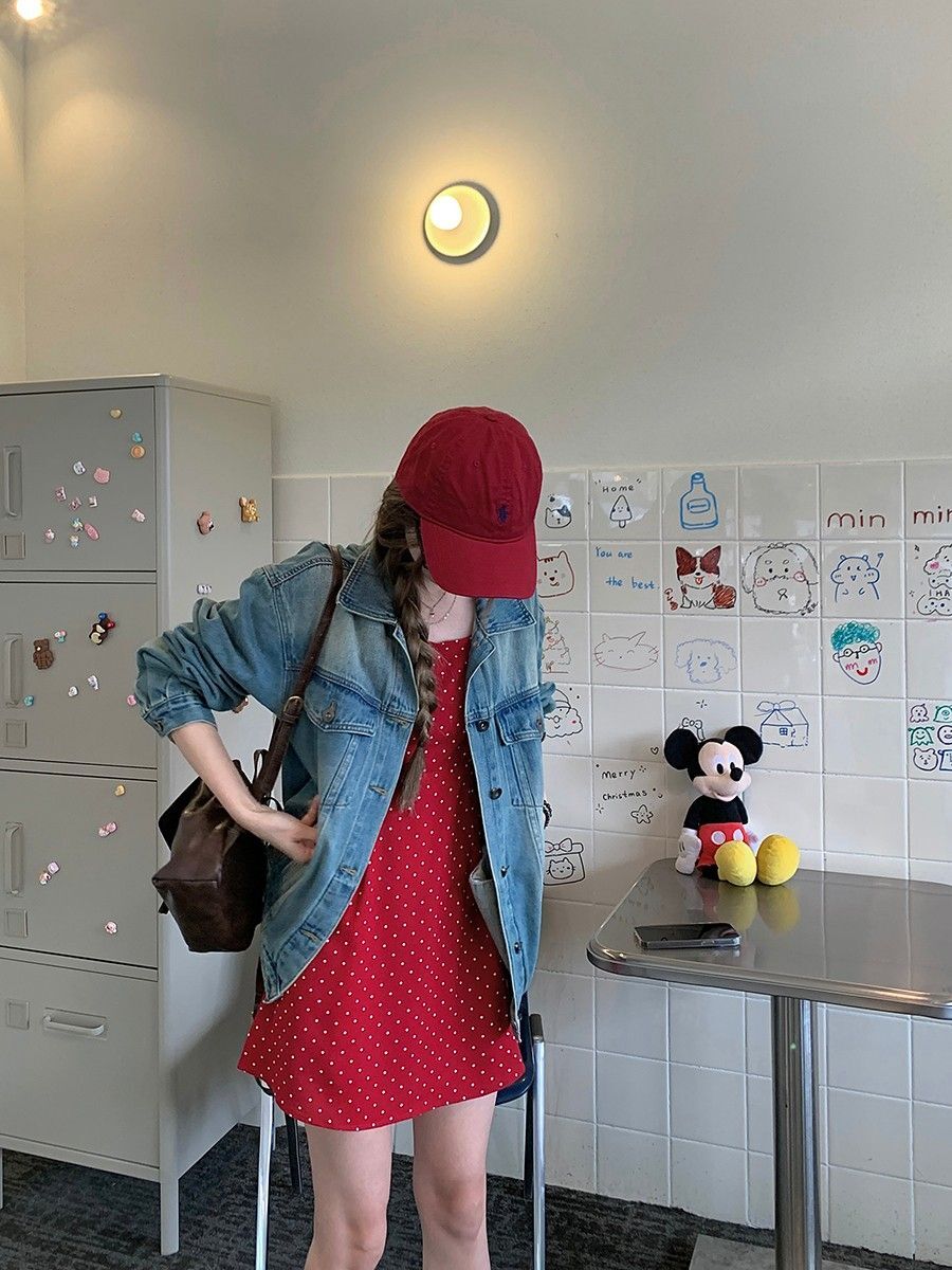 Hong Kong style retro chic polka dot red suspender dress for women, summer slim fit, vacation style A-line short dress