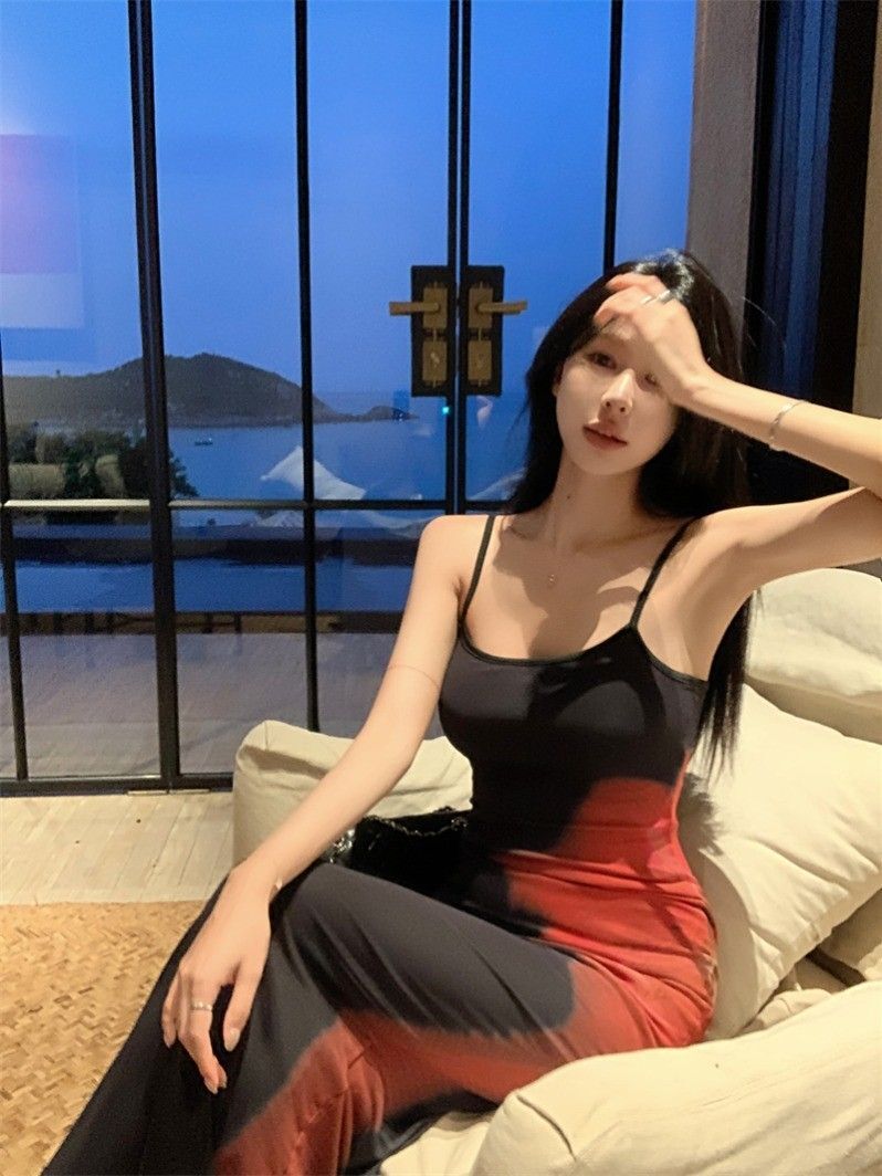 Pure and sexy floral print halter dress, new summer style, elegant waist-cinching bodycon long skirt