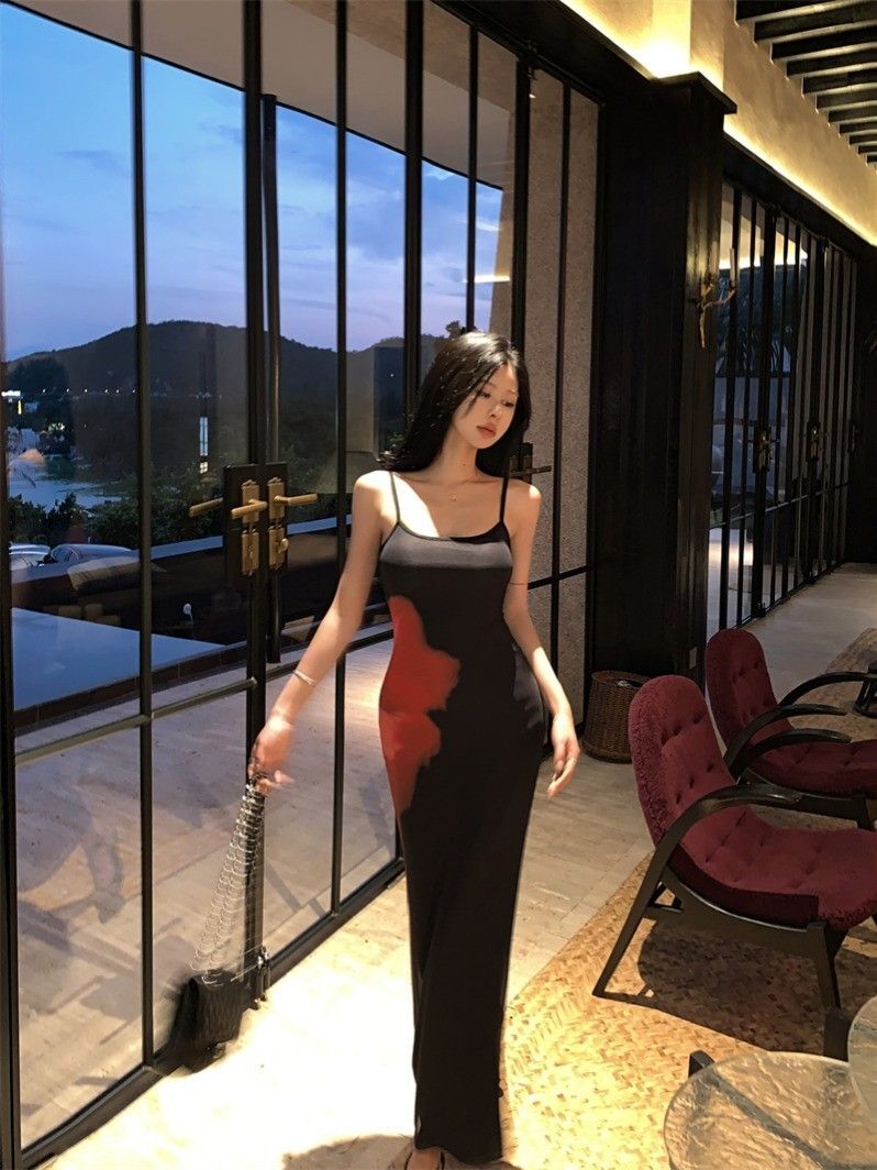 Pure and sexy floral print halter dress, new summer style, elegant waist-cinching bodycon long skirt