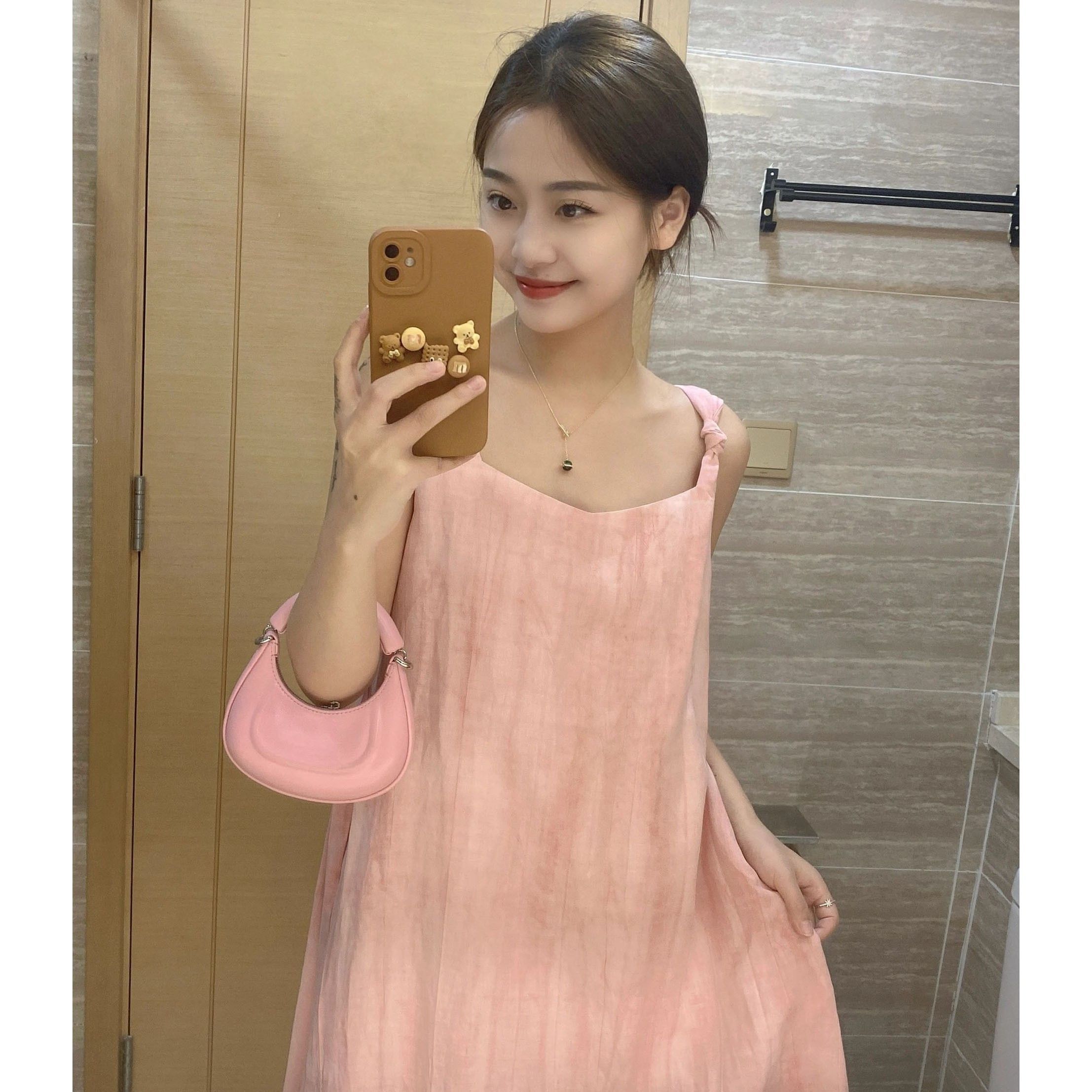 French retro sweet and gentle style elegant slim-fitting pink sleeveless suspender dress for women, knee-length skirt