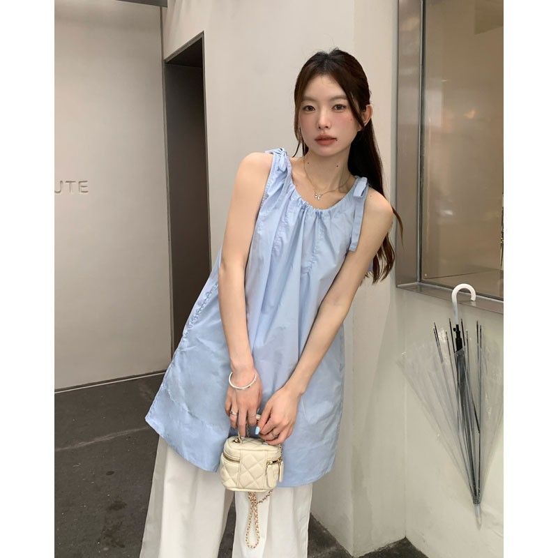 French sweet and fresh blue sleeveless suspender dress for women, new summer style, 2025, straight and short.