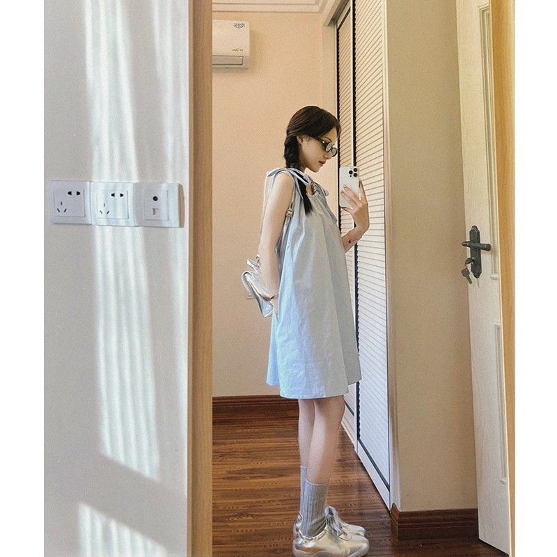 French sweet and fresh blue sleeveless suspender dress for women, new summer style, 2025, straight and short.
