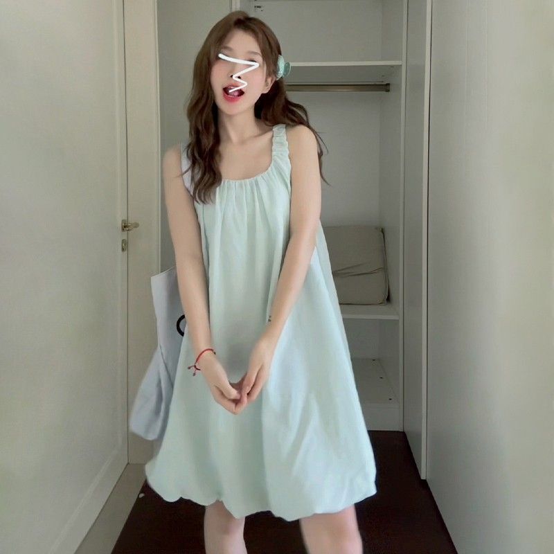 Petite women's elegant U-neck suspender dress, new summer style, French fashion tulip skirt, sweet and spicy short skirt.