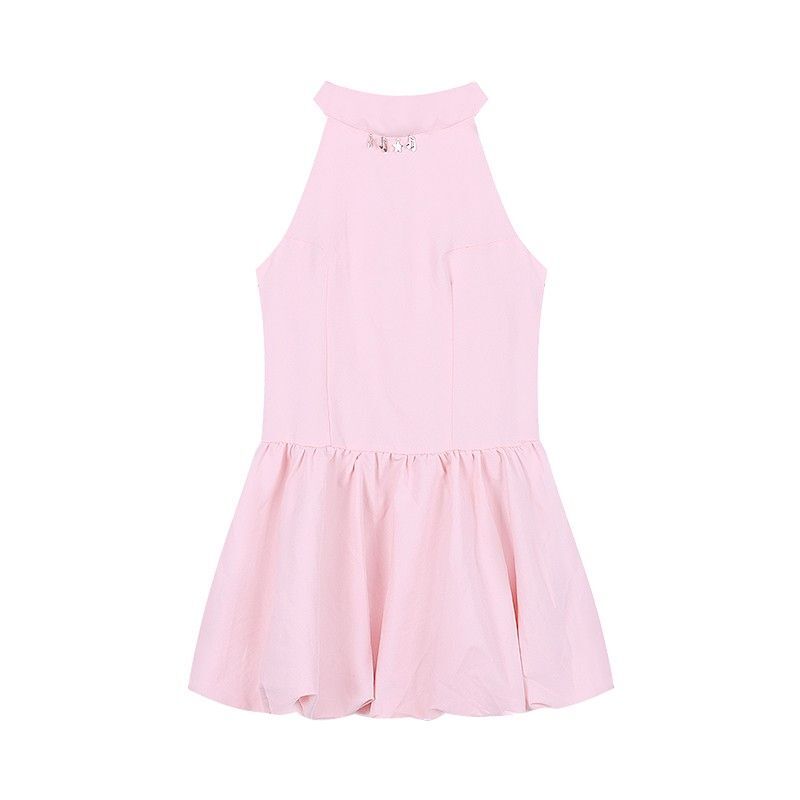 French-style sweet pink sleeveless halter neck dress for women, summer design, slimming waist, puffy short skirt, suitable for petite women.