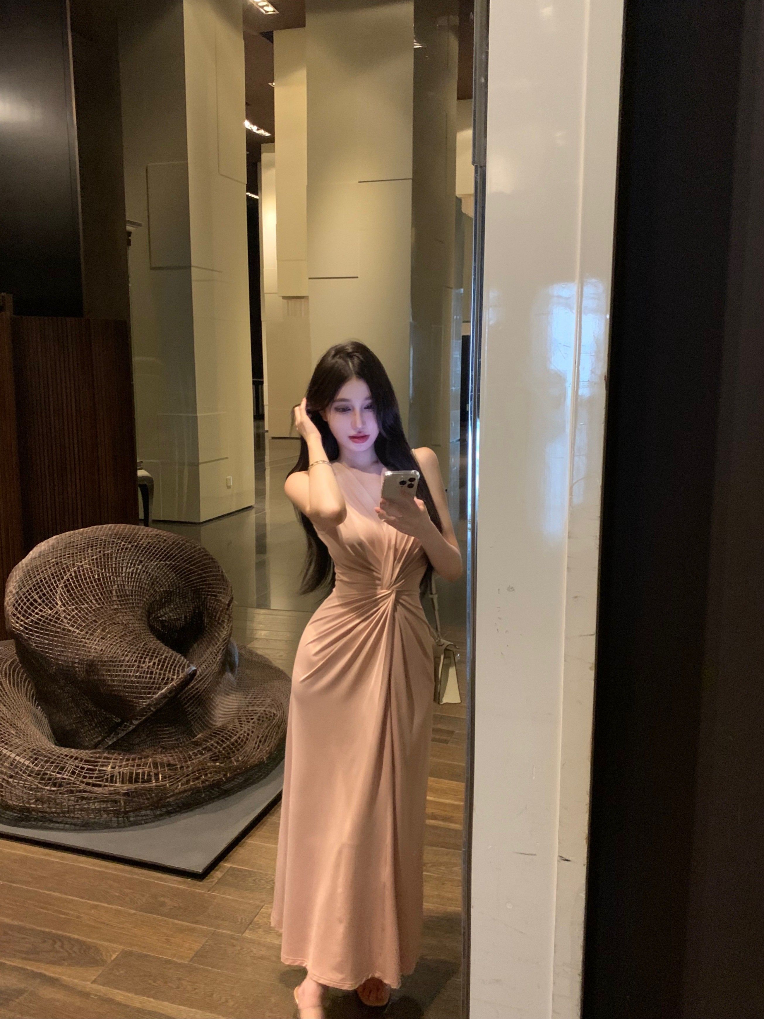 French-style elegant pink sleeveless dress for women, perfect for summer, with a pleated V-neck, fitted waist, and bodycon silhouette.