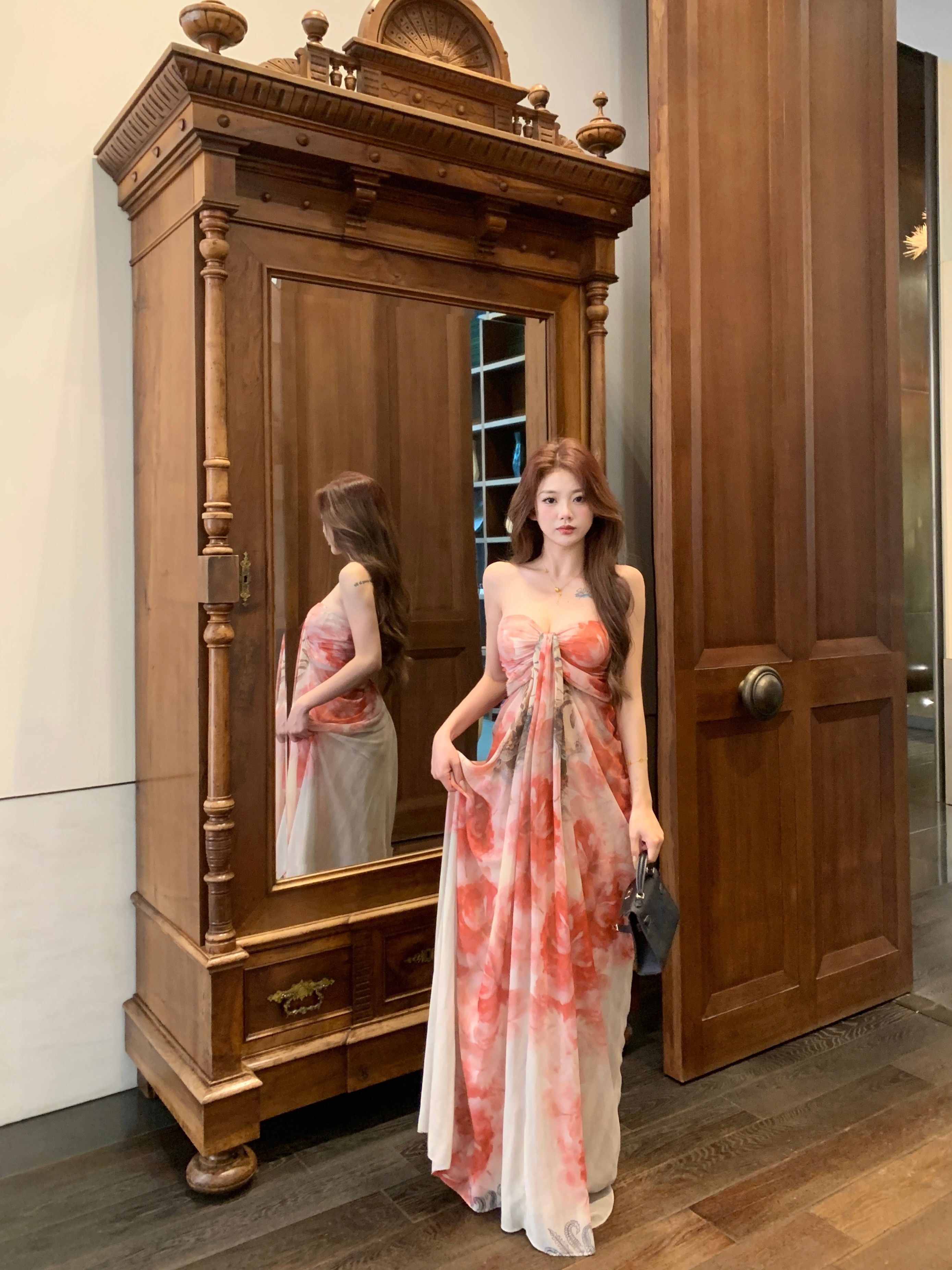 Pure and elegant tie-dye strapless dress for women, summer style, off-the-shoulder chiffon dress, beach vacation maxi dress