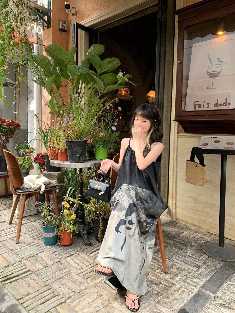 New Chinese style tie-dye floral print halter dress for women, summer design, loose long dress, elegant sleeveless A-line skirt.