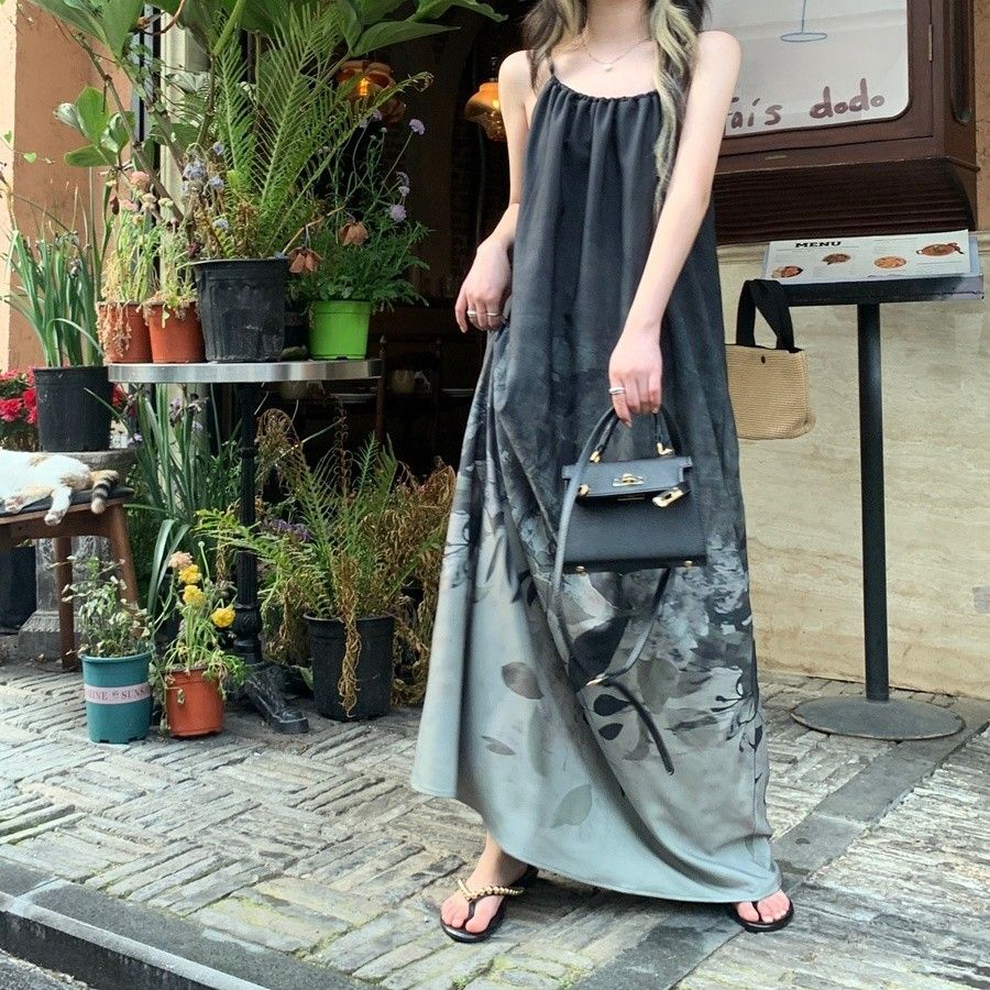 New Chinese style tie-dye floral print halter dress for women, summer design, loose long dress, elegant sleeveless A-line skirt.