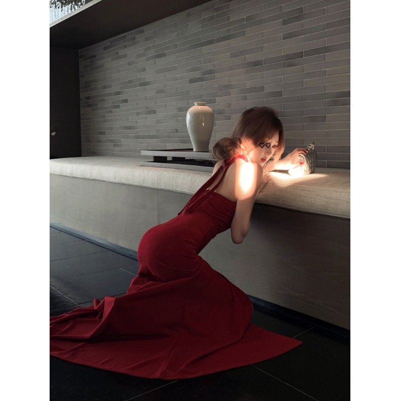 French-style elegant halter neck dress, new summer style, sexy slit, high waist, slimming bodycon long skirt.