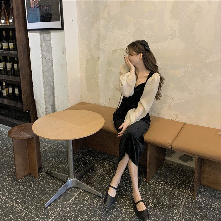 Hepburn-style little black dress for women, autumn and winter, French retro style, lantern sleeves, mid-length, high-waisted, slimming, square neck velvet dress