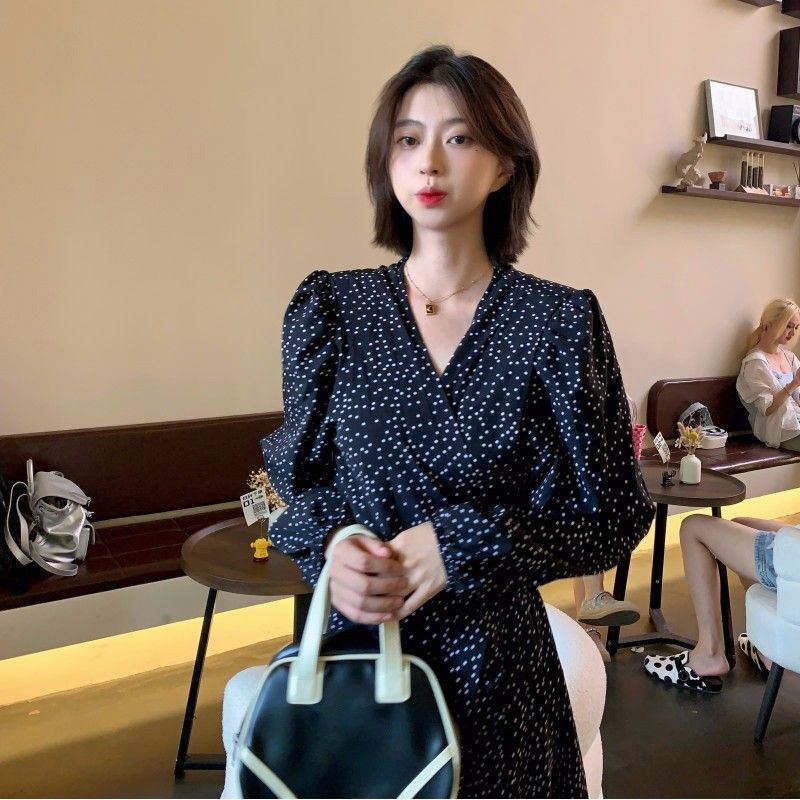 Black polka dot floral print long-sleeved dress for women, autumn 2025 new style, French Hepburn style.