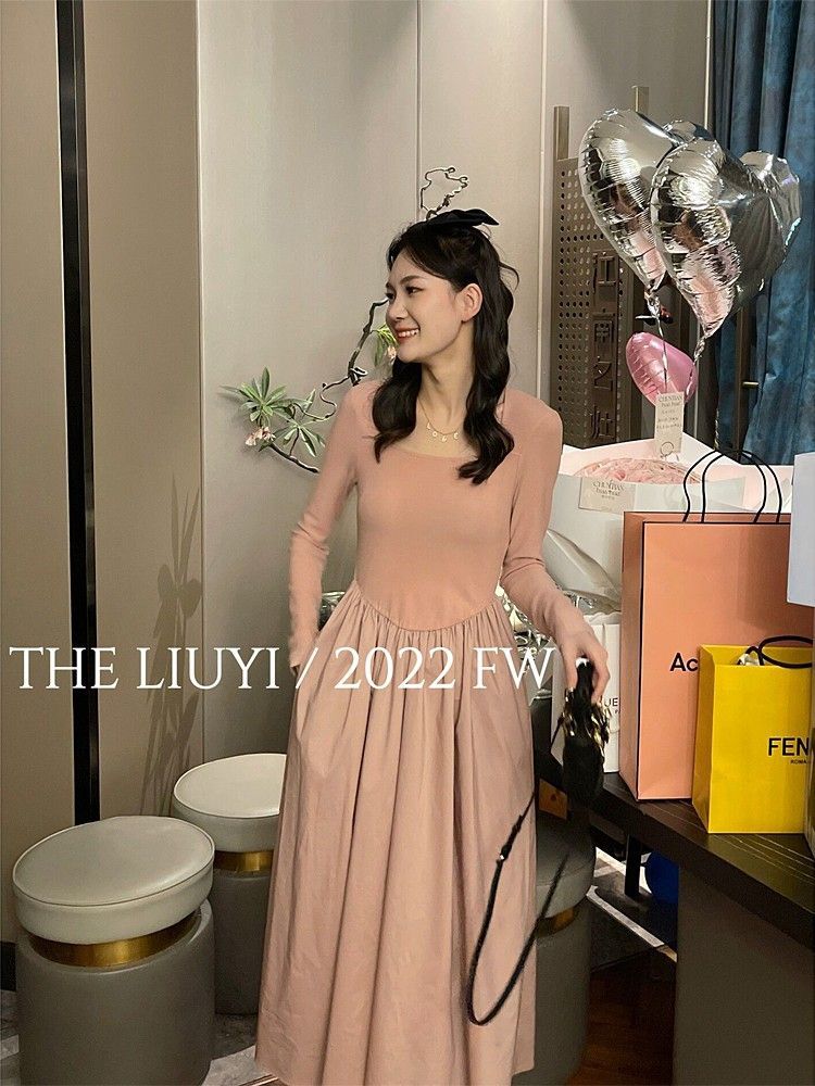 French-style square neck long-sleeved dress for women, autumn and winter, Hepburn style, versatile and slimming, knitted patchwork base long dress