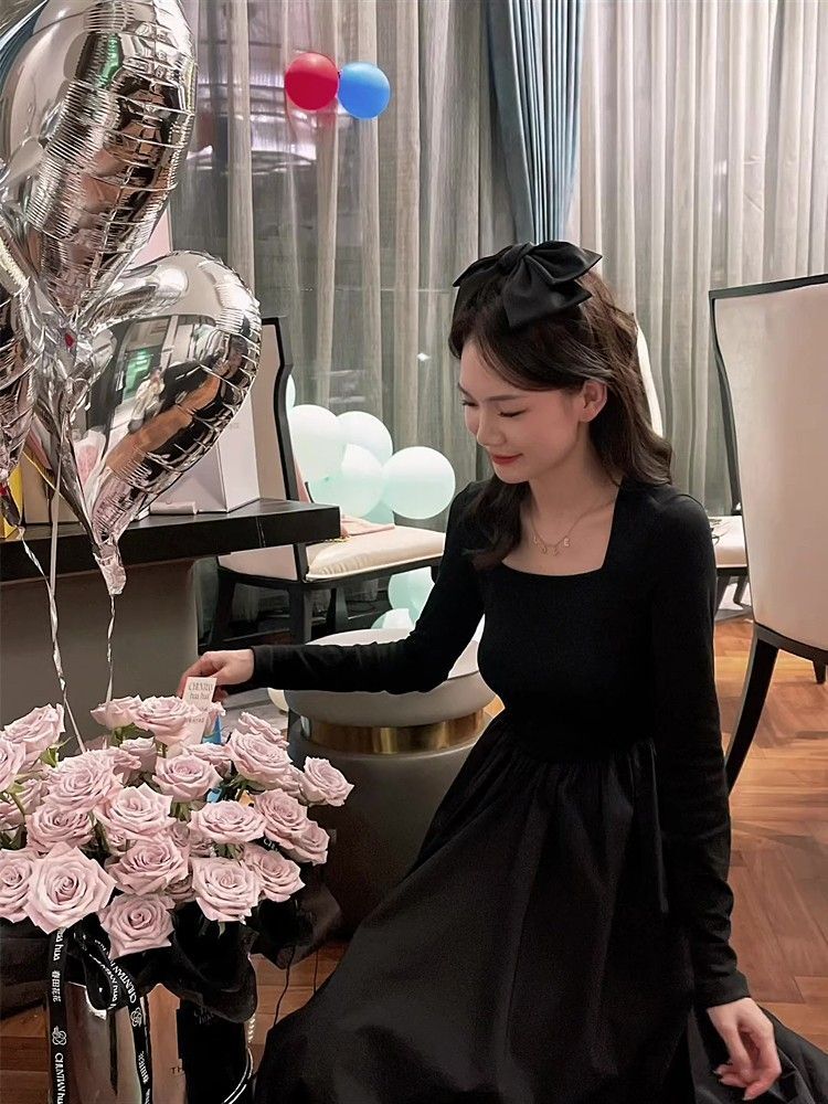 French-style square neck long-sleeved dress for women, autumn and winter, Hepburn style, versatile and slimming, knitted patchwork base long dress